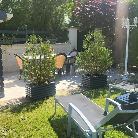 아파트 With Garden And Terrace *
